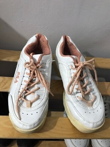Fila 37 numara beyaz kadın spor ayakkabı
