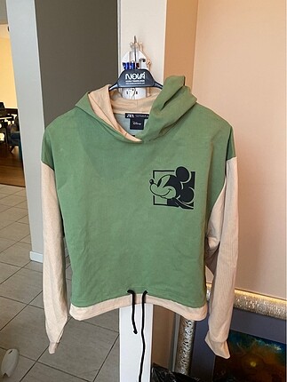 Zara sweatshirt