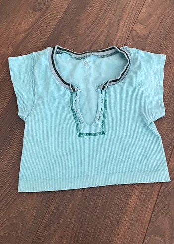 V Yaka Düğmeli Tişört s beden - Görsel 2