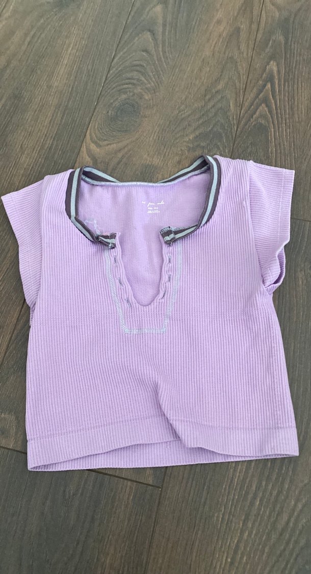 Spor V Yaka Düğmeli Mor Tişört s beden - Görsel 3