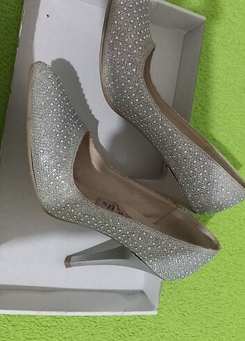 taşlı yüksek topuklu stiletto