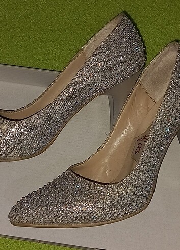 Diğer taşlı yüksek topuklu stiletto