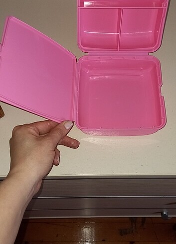 plastik kaplar bölmeli