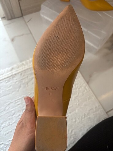 35 Beden sarı Renk Zara topuklu ayakkabı