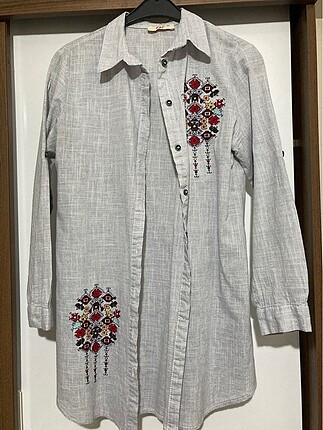 Gri nakışlı tunik