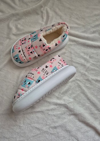 Kız Çocuk Peluş Detaylı Pembe Ev Terliği - Görsel 3