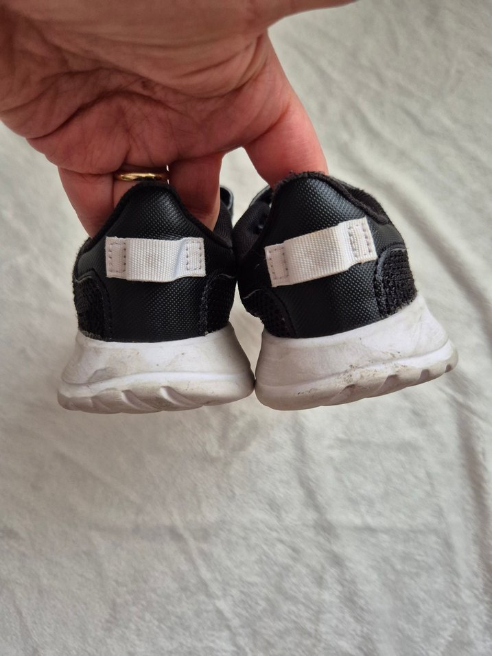 Erkek Çocuk Siyah Cırt Cırtlı Spor Ayakkabı - Görsel 4