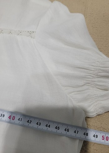 Kısa Kollu, Düğmeli Beyaz Keten Bluz - Görsel 6