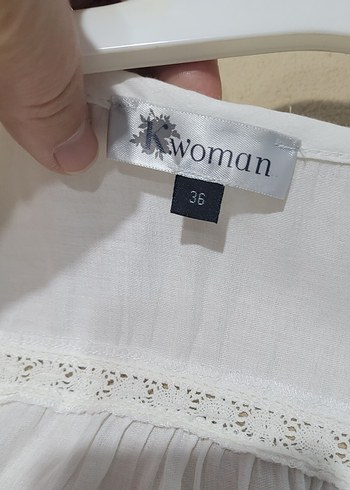 Kısa Kollu, Düğmeli Beyaz Keten Bluz - Görsel 5