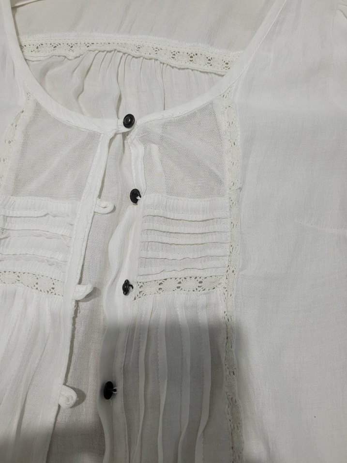 Kısa Kollu, Düğmeli Beyaz Keten Bluz - Görsel 4
