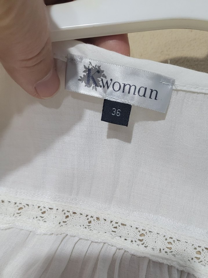 Kısa Kollu, Düğmeli Beyaz Keten Bluz - Görsel 5