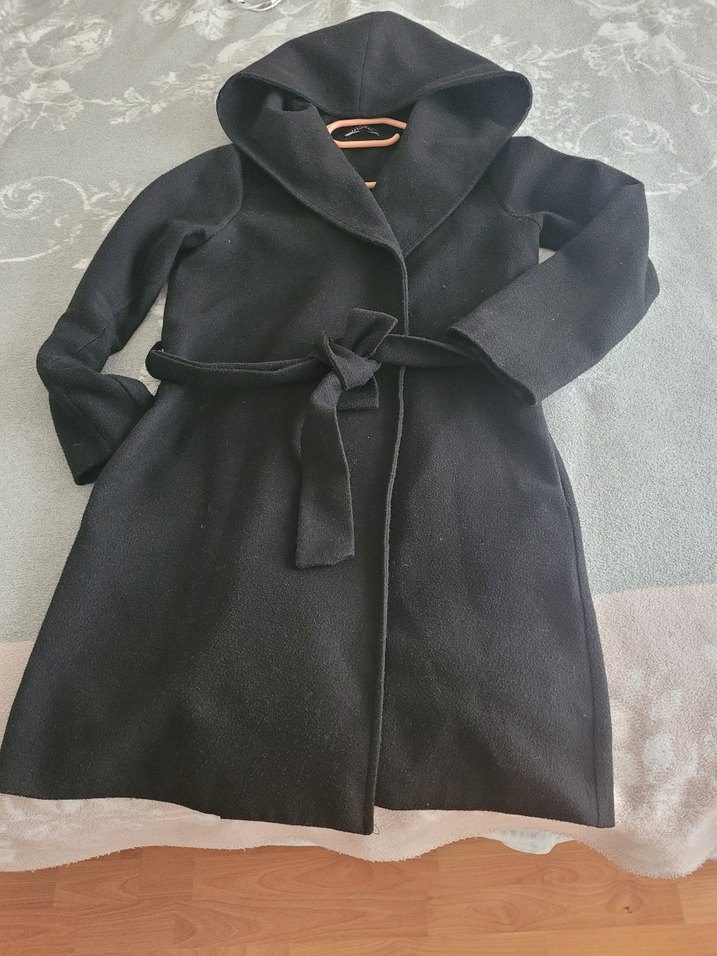 Siyah Kapüşonlu Uzun Kaban - Görsel 3