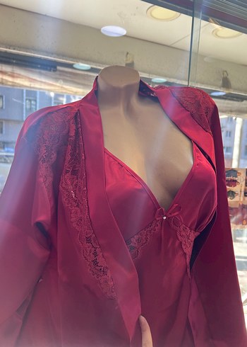 Kırmızı Saten Gecelik - Görsel 4