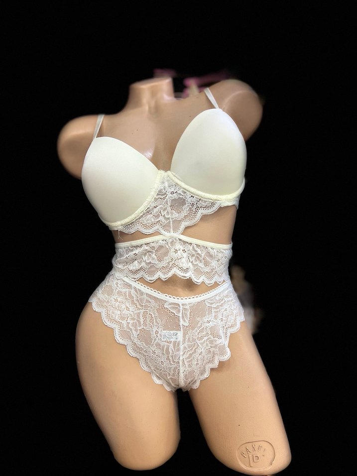 Beyaz Dantelli Sütyen Takımı - Görsel 3