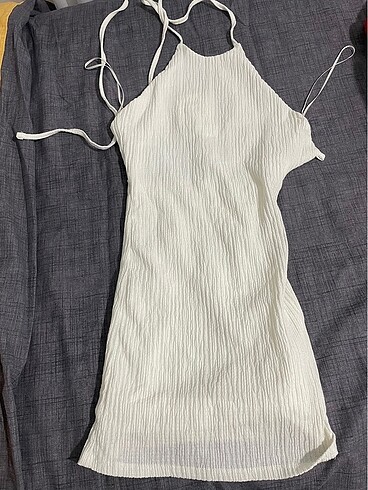 xs Beden sırt dekolteli pull@bear etiketli elbise (satılmadan kapınnn)