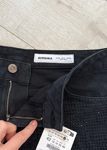 bershka Siyah Mini taşlı Kadın Denim Şort - Görsel 2