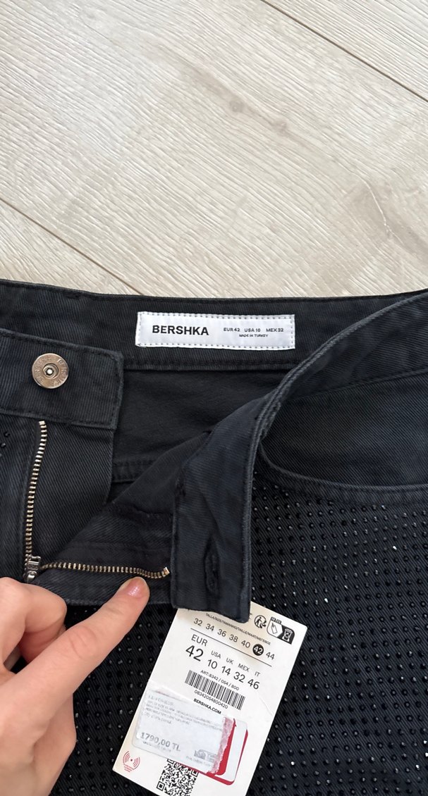 bershka Siyah Mini taşlı Kadın Denim Şort - Görsel 2