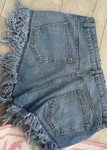 Payetli Püsküllü Mini Kot Şort - Görsel 3