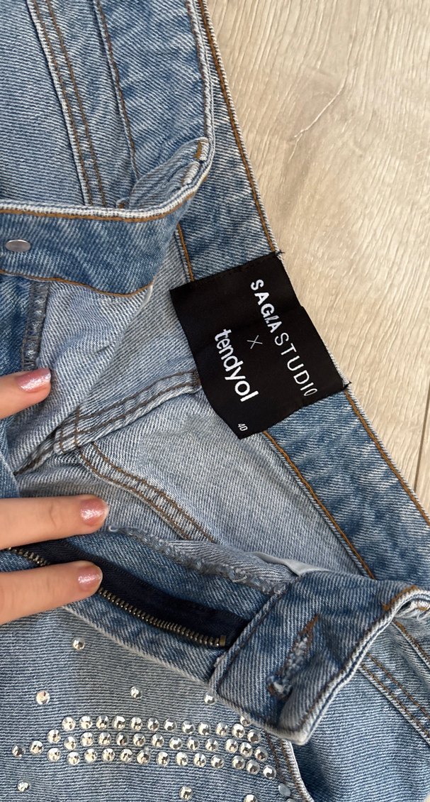 Payetli Püsküllü Mini Kot Şort - Görsel 2