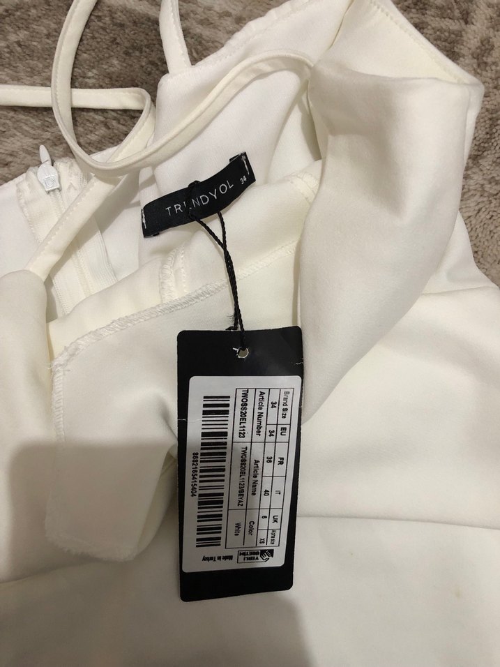 Beyaz Elbise - Görsel 2