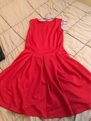 kırmızı elbise - Görsel 3