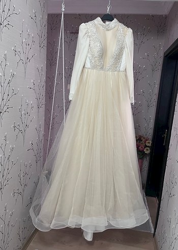 Uzun Kollu Beyaz Drape Detaylı Nişan Elbisesi - Görsel 4