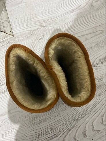 38 Beden Ugg bot