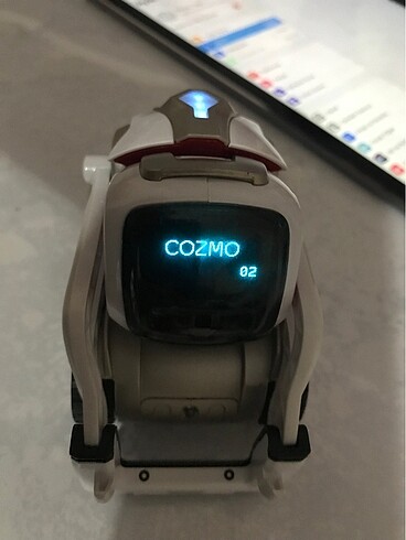 Beden Anki kozmo eğlenceli bir robot