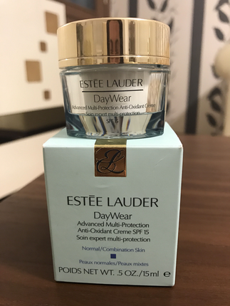 Estee lauder daywear krem