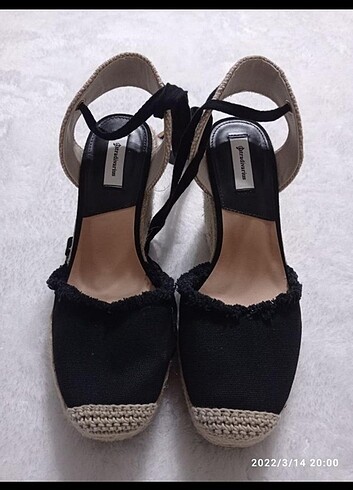 Stradivarius dolgu topuk