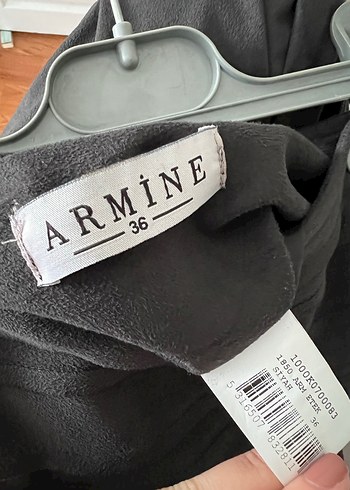 Süet Pilili Siyah Uzun Etek - Görsel 3