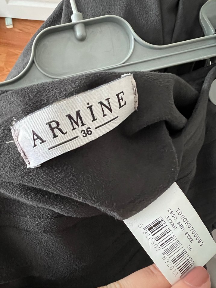 Süet Pilili Siyah Uzun Etek - Görsel 3