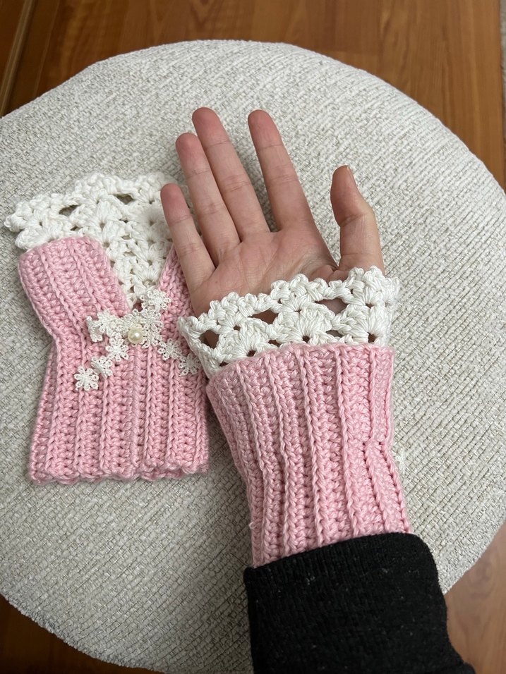 Dantel Detaylı Pembe Örgü Eldiven - Görsel 3