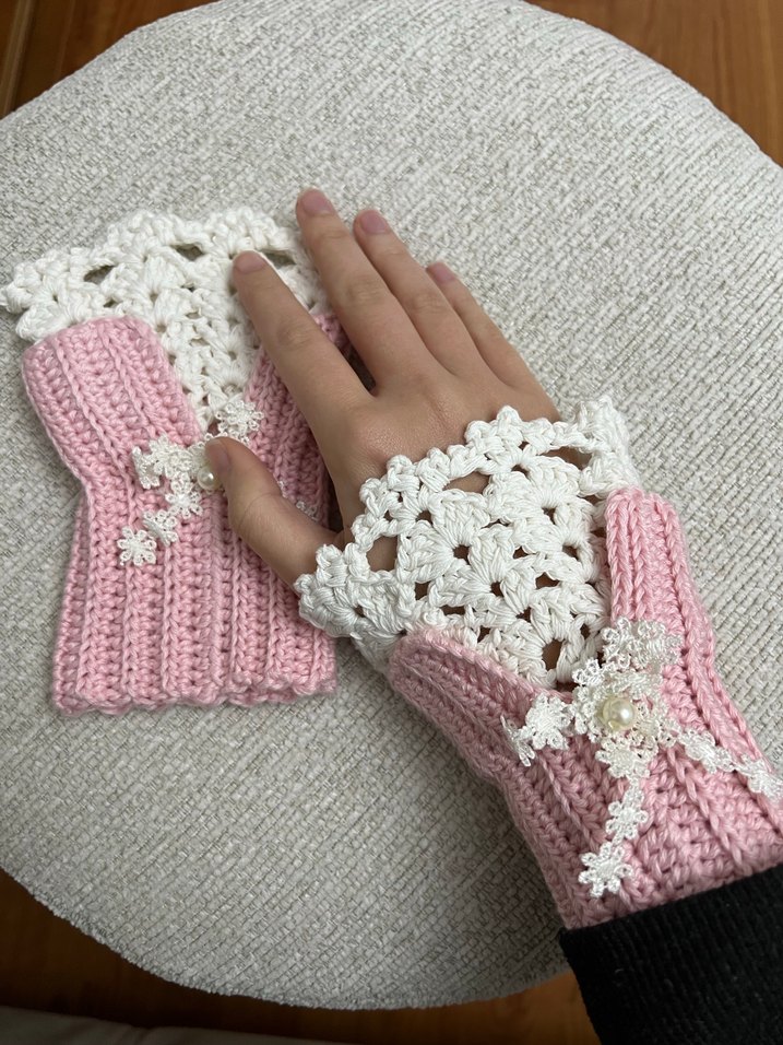 Dantel Detaylı Pembe Örgü Eldiven - Görsel 2