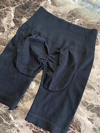 Oysho Siyah fitilli pushup biker kısa tayt