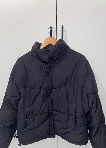 Düğmeli Siyah Kadın Kışlık Mont pull and bear