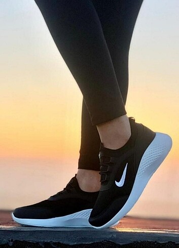 Nike Siyah Nike Kadın Sneaker 