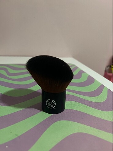 The body shop kabuki fırça