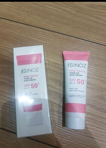 SİNOZ pembe bazlı güneş kremi 3 kez kullanıldı