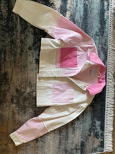 bershka kadın pembe kısa kot ceket