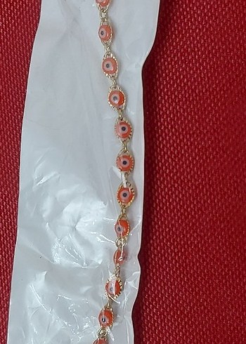 Kırmızı İşlemeli Zincir Detaylı Kadın Bileklik - Görsel 3