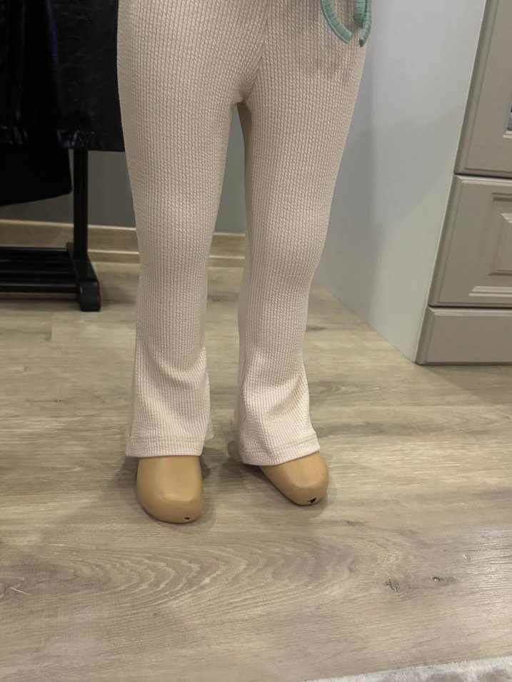 Kız Çocuk Bej Pilili Salaş Pantolon - Görsel 3