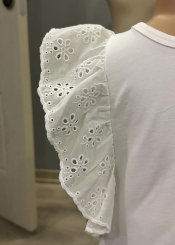 Kız Çocuk Beyaz Fırfırlı Bluz - Görsel 4