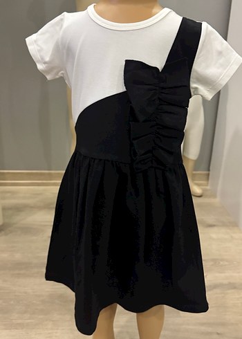 Kız Çocuk Siyah Beyaz Pilili Elbise 4 yaş olur - Görsel 4