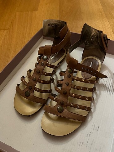 Nine West Kahverengi Deri Sandalet