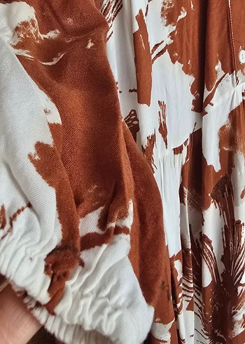 Drapeli V Yakalı Uzun Kahverengi Bohem Elbise - Görsel 4