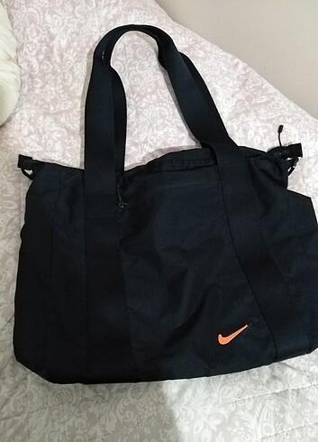 Nike çanta