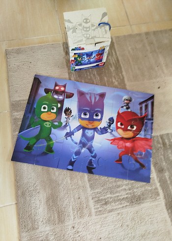 Zoe Karssen Çocuklar için PJ Masks Temalı Çok Renkli halı üzeri Puzzle