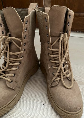 Bej Süet Bağcıklı Kadın Günlük Bot - Görsel 2