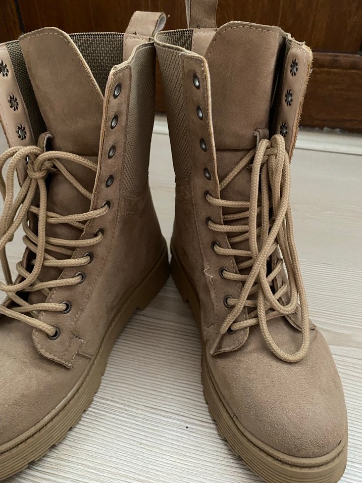 Bej Süet Bağcıklı Kadın Günlük Bot - Görsel 2